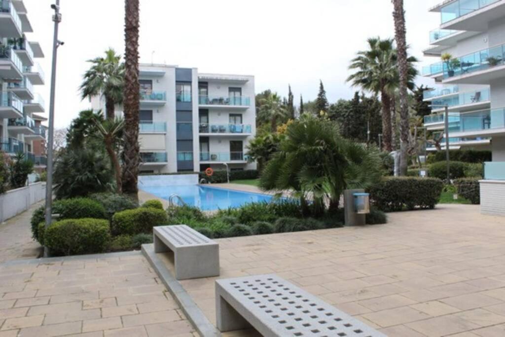 Apartamento Con Piscina Y Parking En Lloret De Mar Lägenhet Exteriör bild