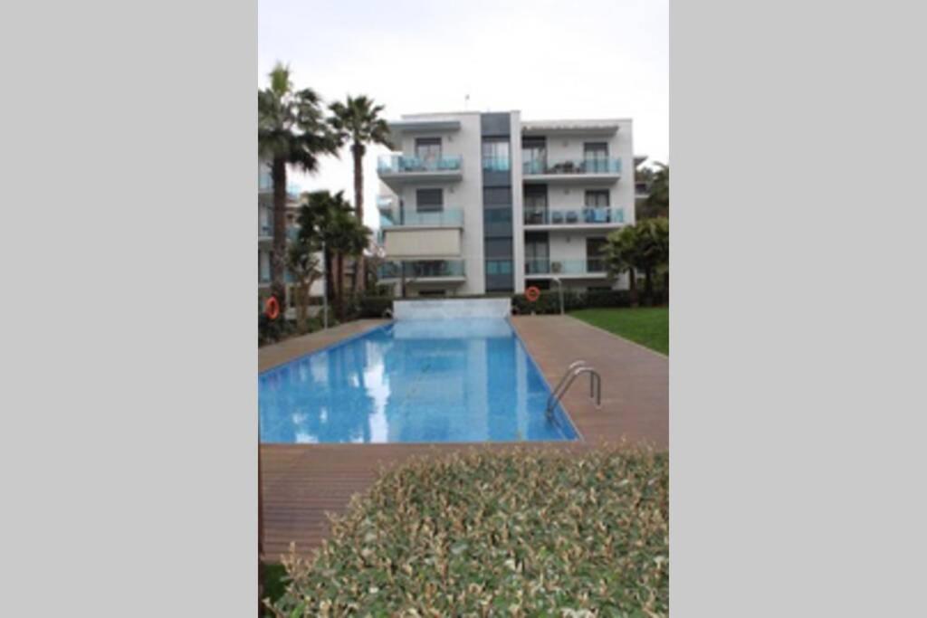 Apartamento Con Piscina Y Parking En Lloret De Mar Lägenhet Exteriör bild