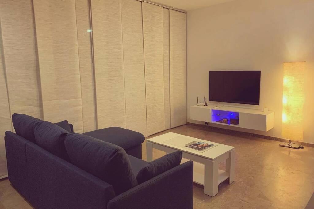 Apartamento Con Piscina Y Parking En Lloret De Mar Lägenhet Exteriör bild