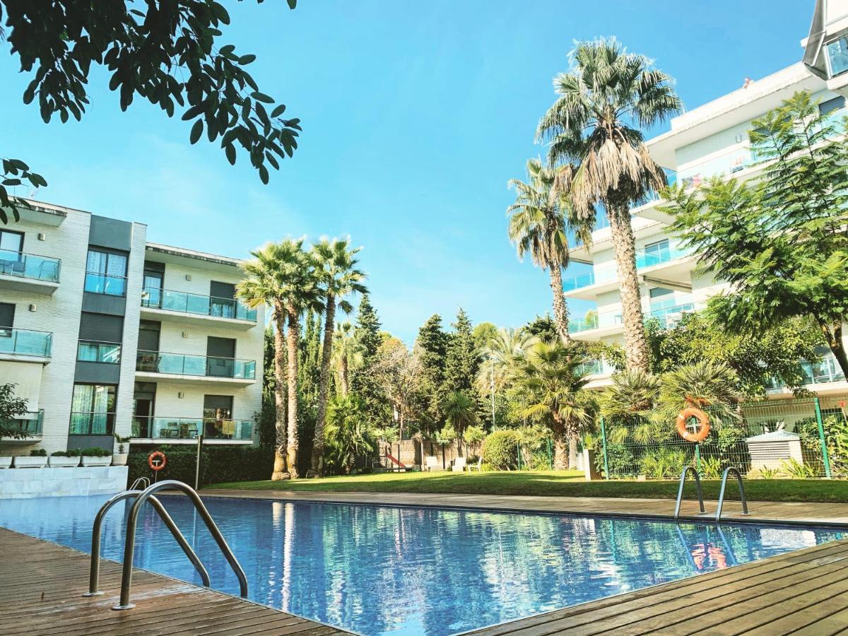 Apartamento Con Piscina Y Parking En Lloret De Mar Lägenhet Exteriör bild